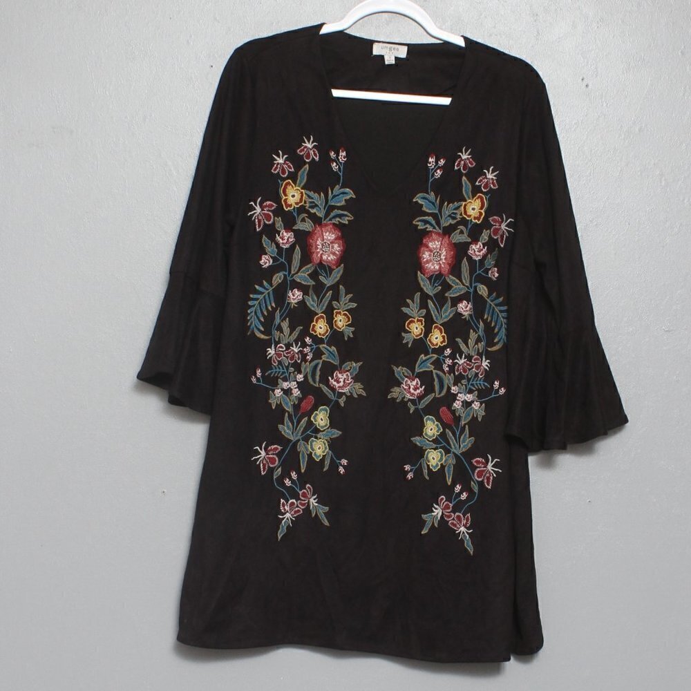 Umgee embroidered floral boho v neck black cropped bell sleeve dress